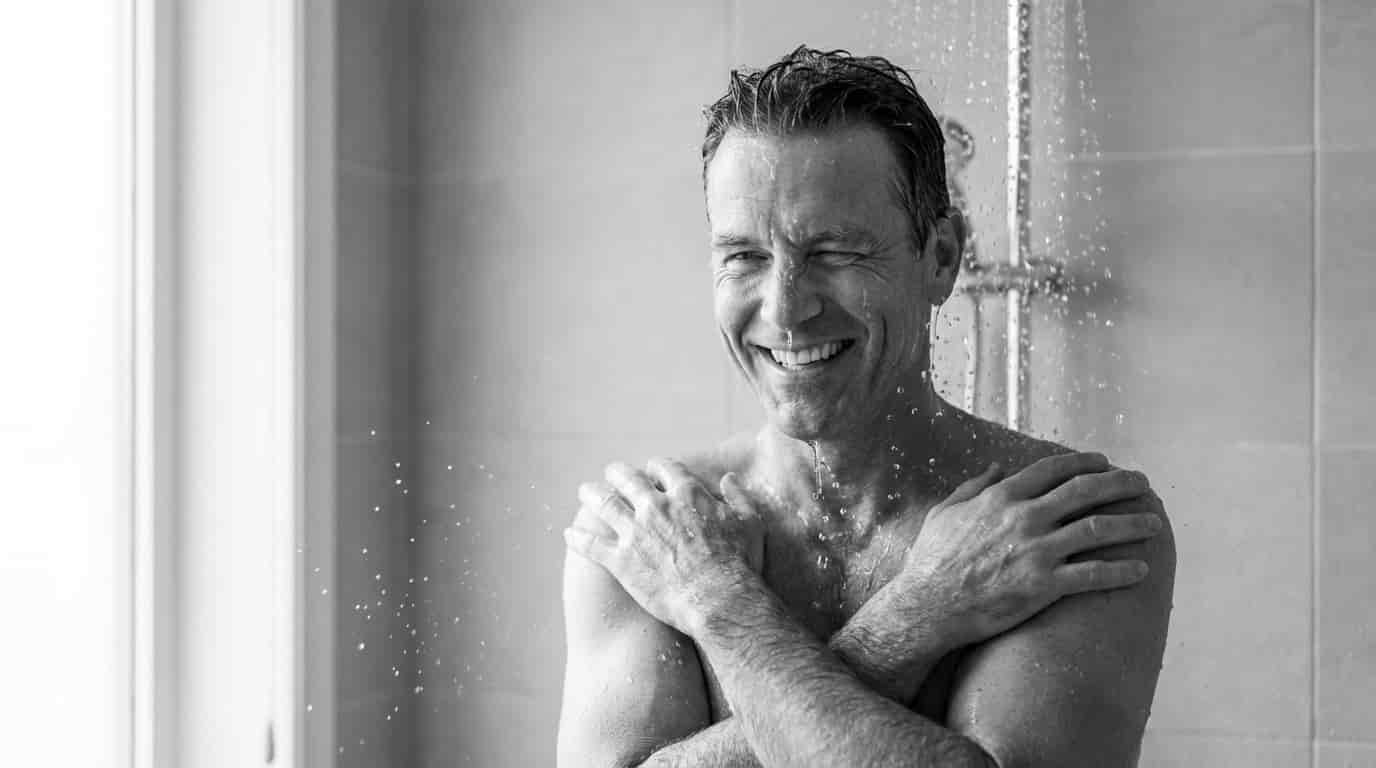 Stačí jen dvacet vteřin každé ráno. Tento jednoduchý zvyk funguje jako elixír mládí a máte ho přímo v koupelně