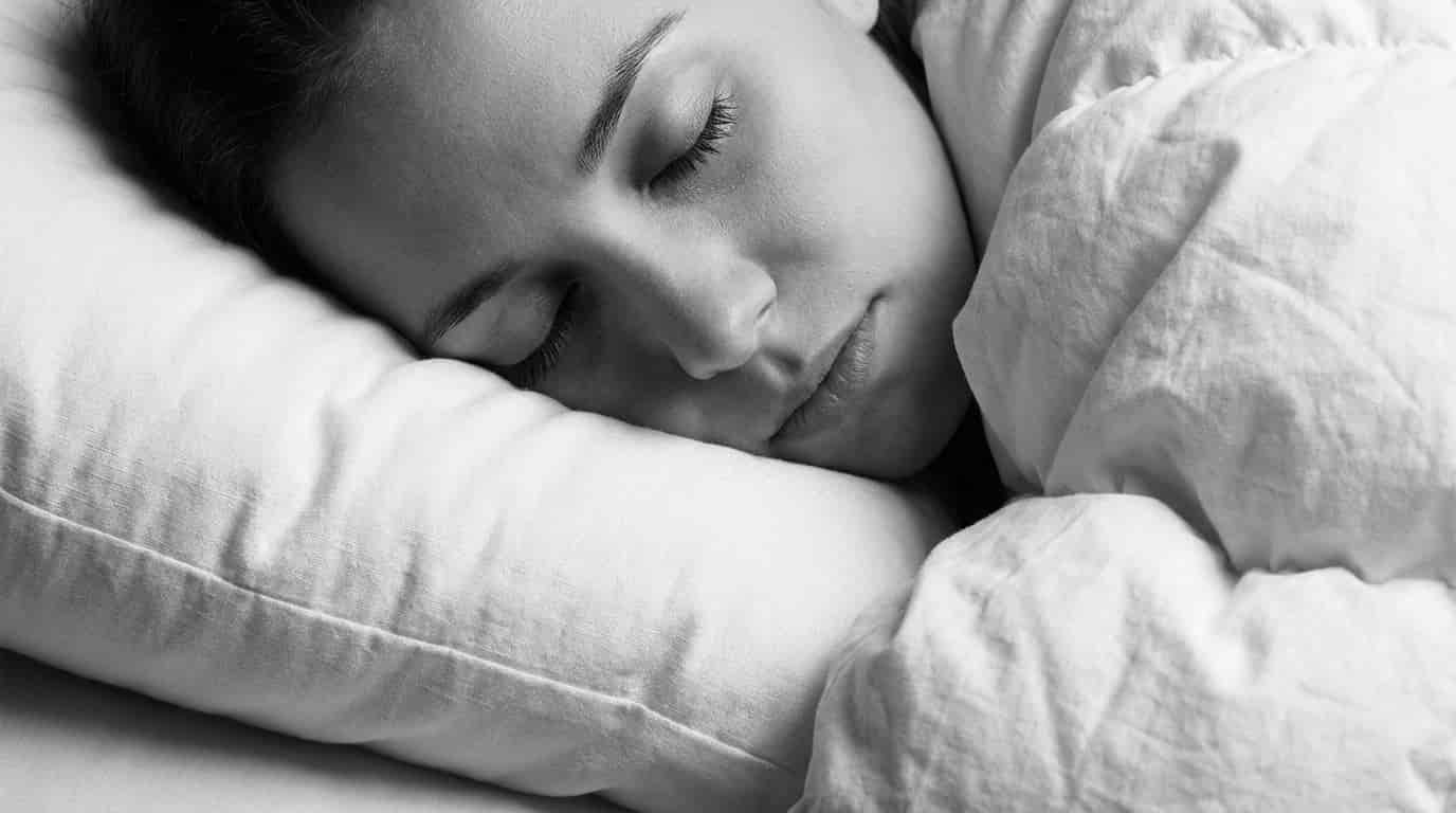 Body image for Teplotní paradox, který lékaři doporučují pro hluboký spánek. Většina lidí dělá v ložnici přesný opak