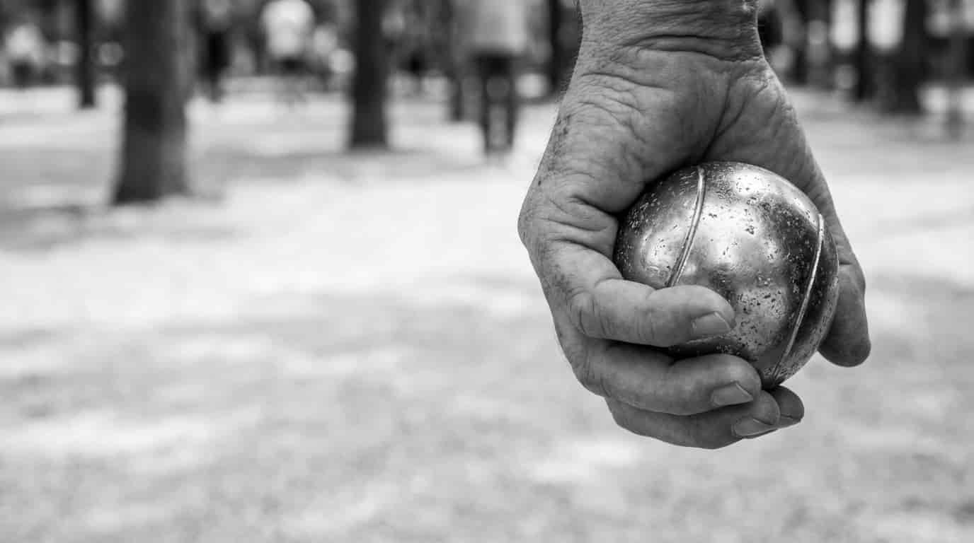 Body image for Vypadá to jako obyčejné házení koulí. Ve skutečnosti jde o geniální metodu, jak oklamat stáří a zůstat v kondici